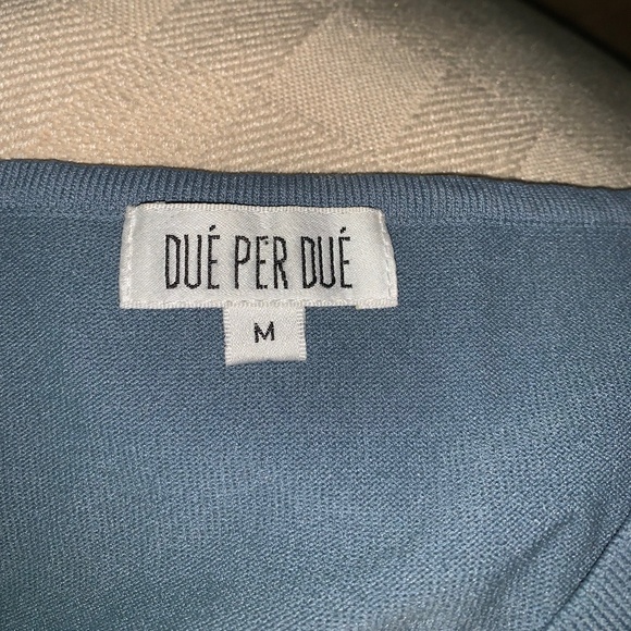 V Neck Shell - Picture 4 of 5